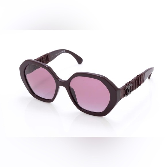 CHANEL lambskin Plum Sunglasses. Rare. Authentic - Picture 1 of 16